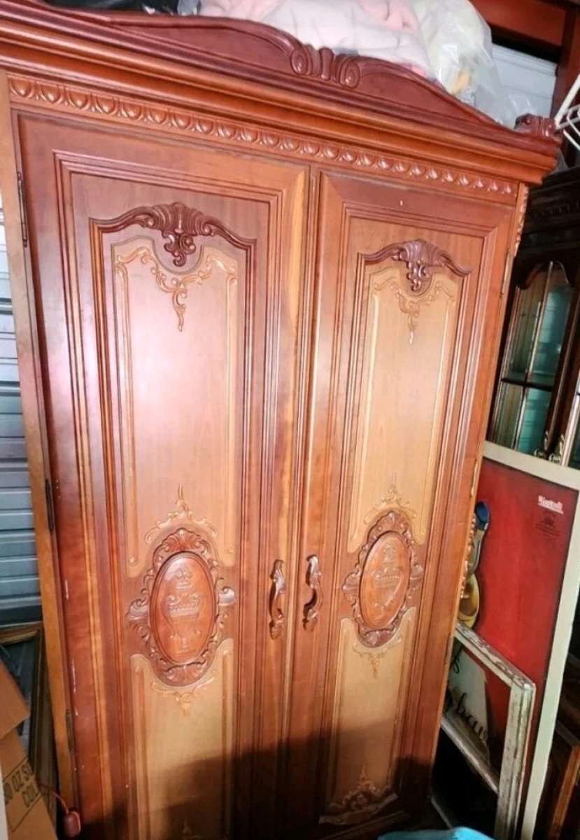 Armoire Wardrobe