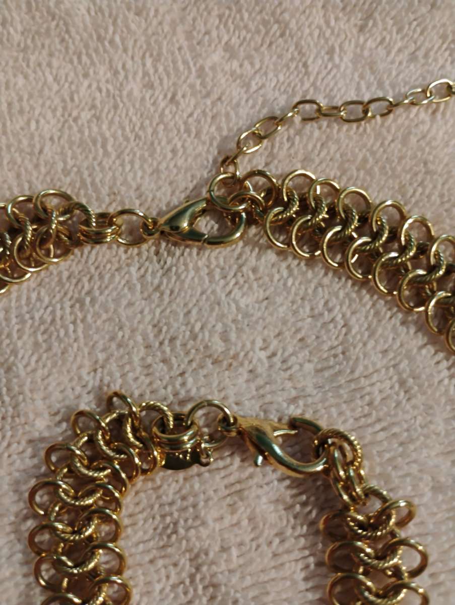 beautiful gold tone Necklace set