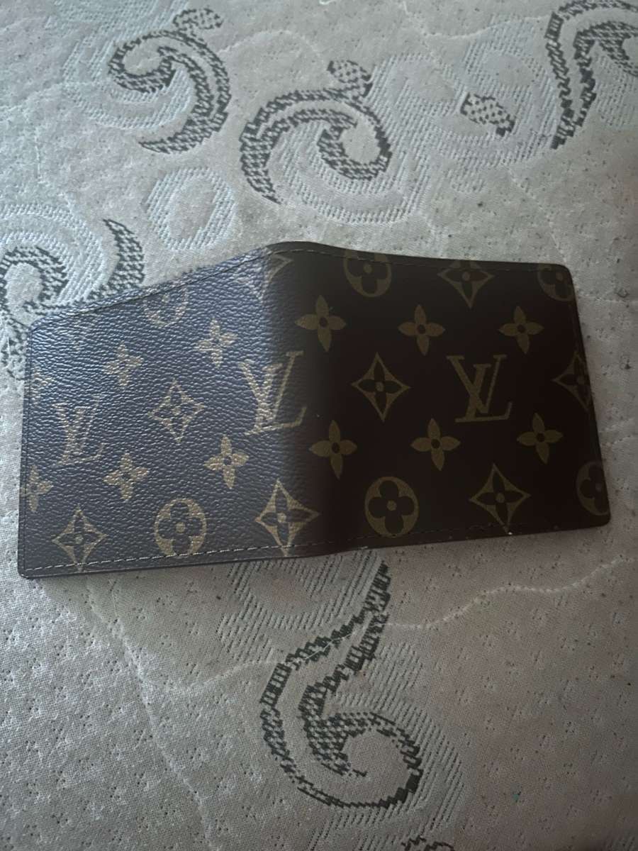 Louis Vuitton multiple wallet