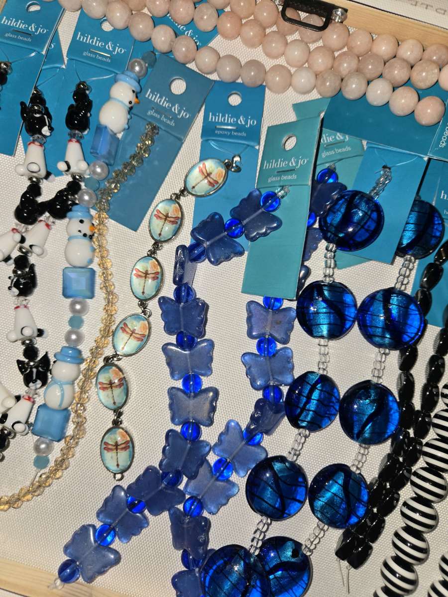 bundle of brand new glass beads for making jewelry selling t
