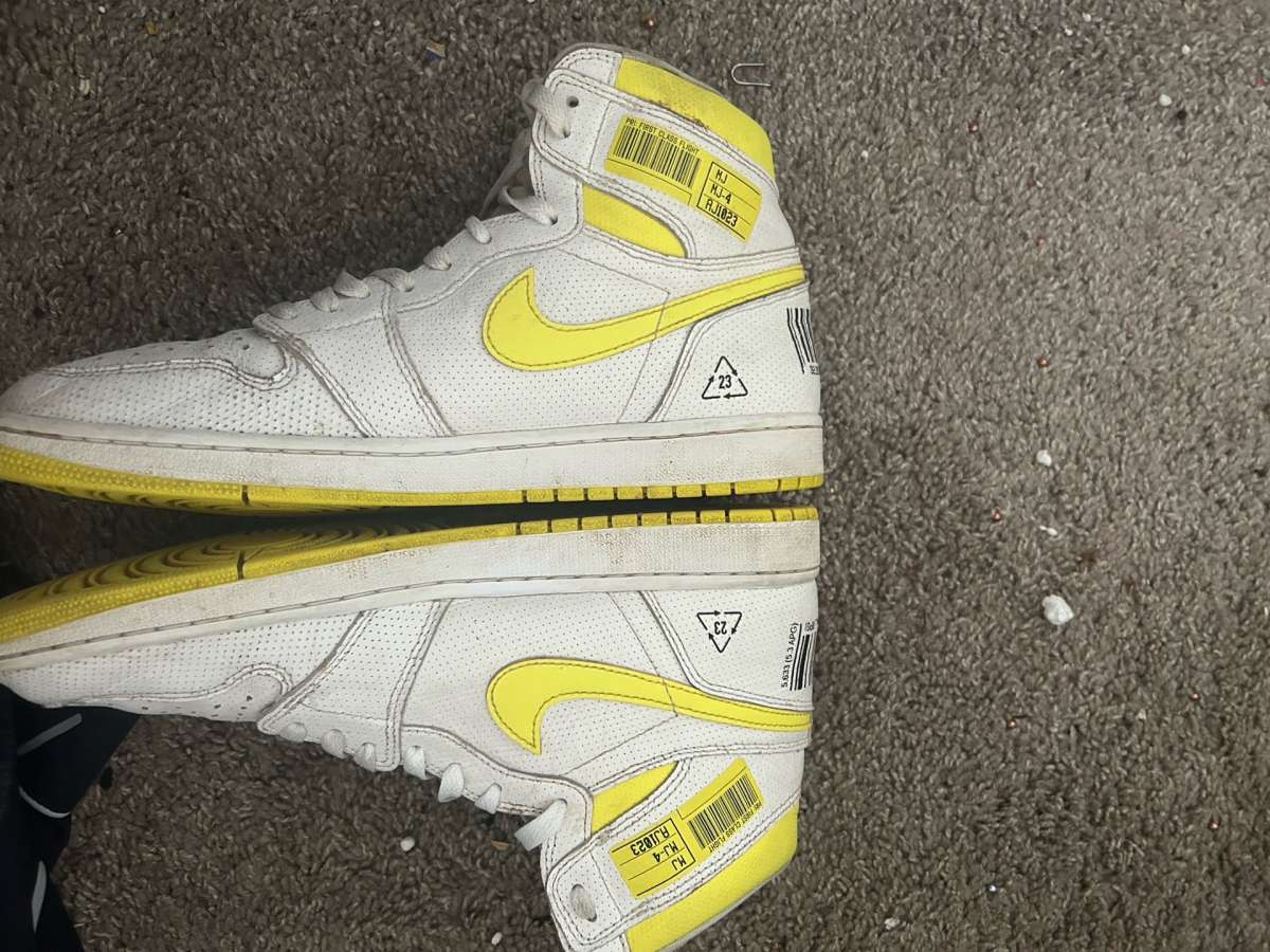 Air Jordan 1 Retro High OG First Class Flight