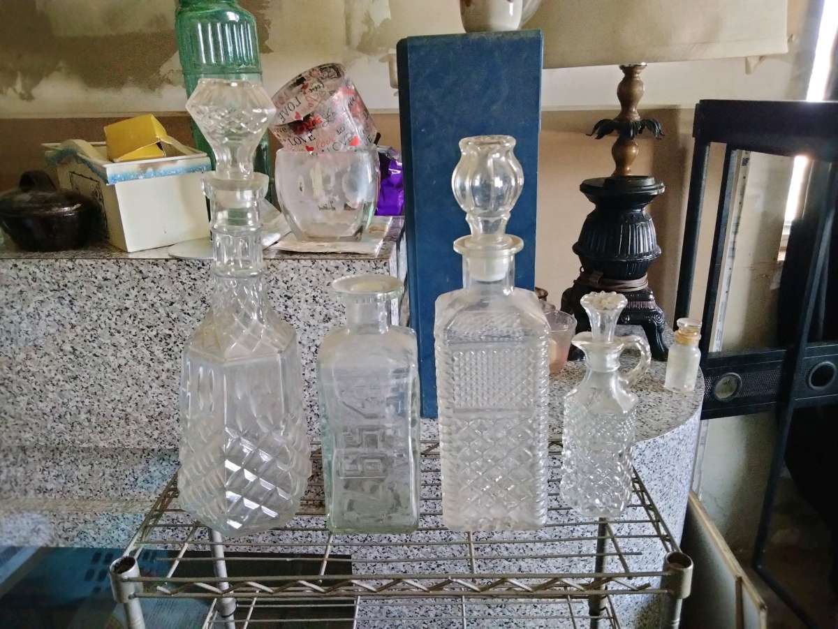 GLASS SPIRITS DECANTERS