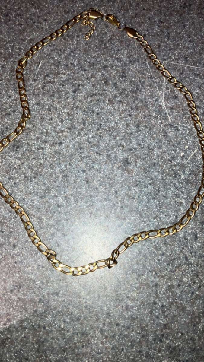 Elegant Gold Chain Necklace