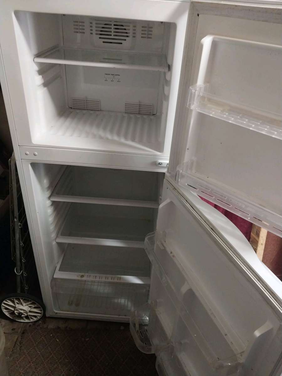 apartment size refrigerator