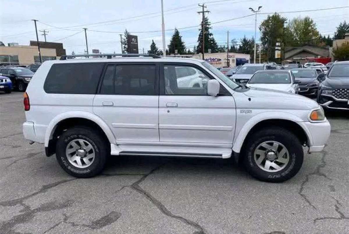 2002 Mitsubishi Montero Sport