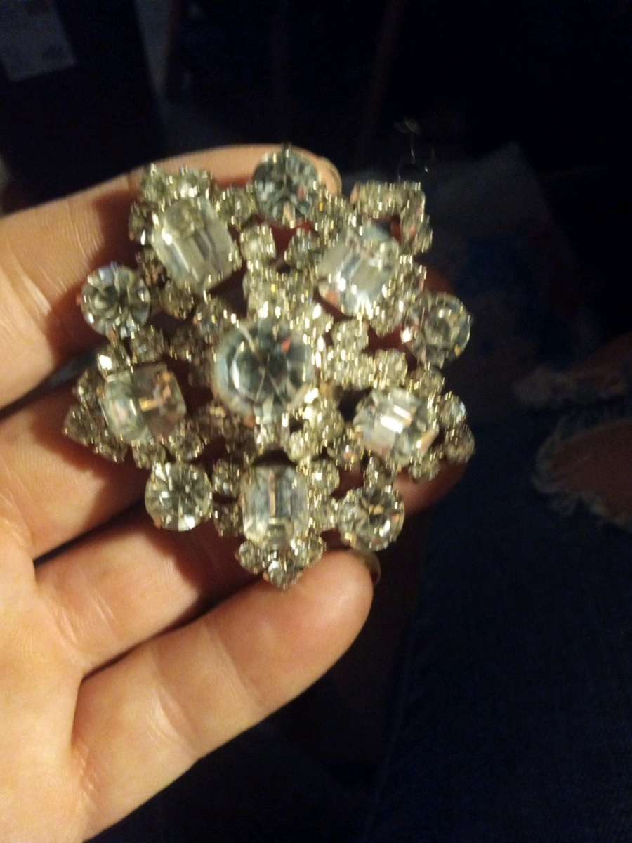 Beautiful LG Antique  Brooch