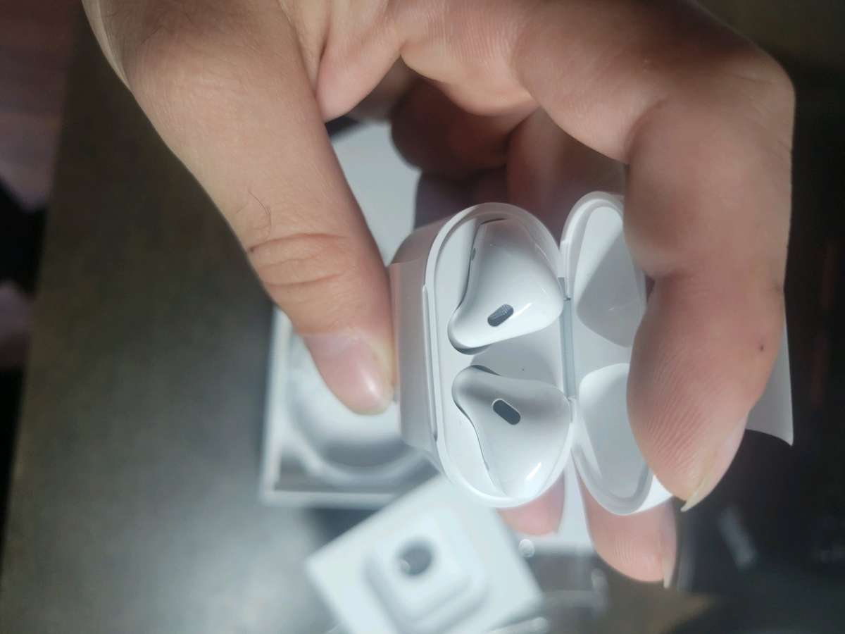 airpod earbuds