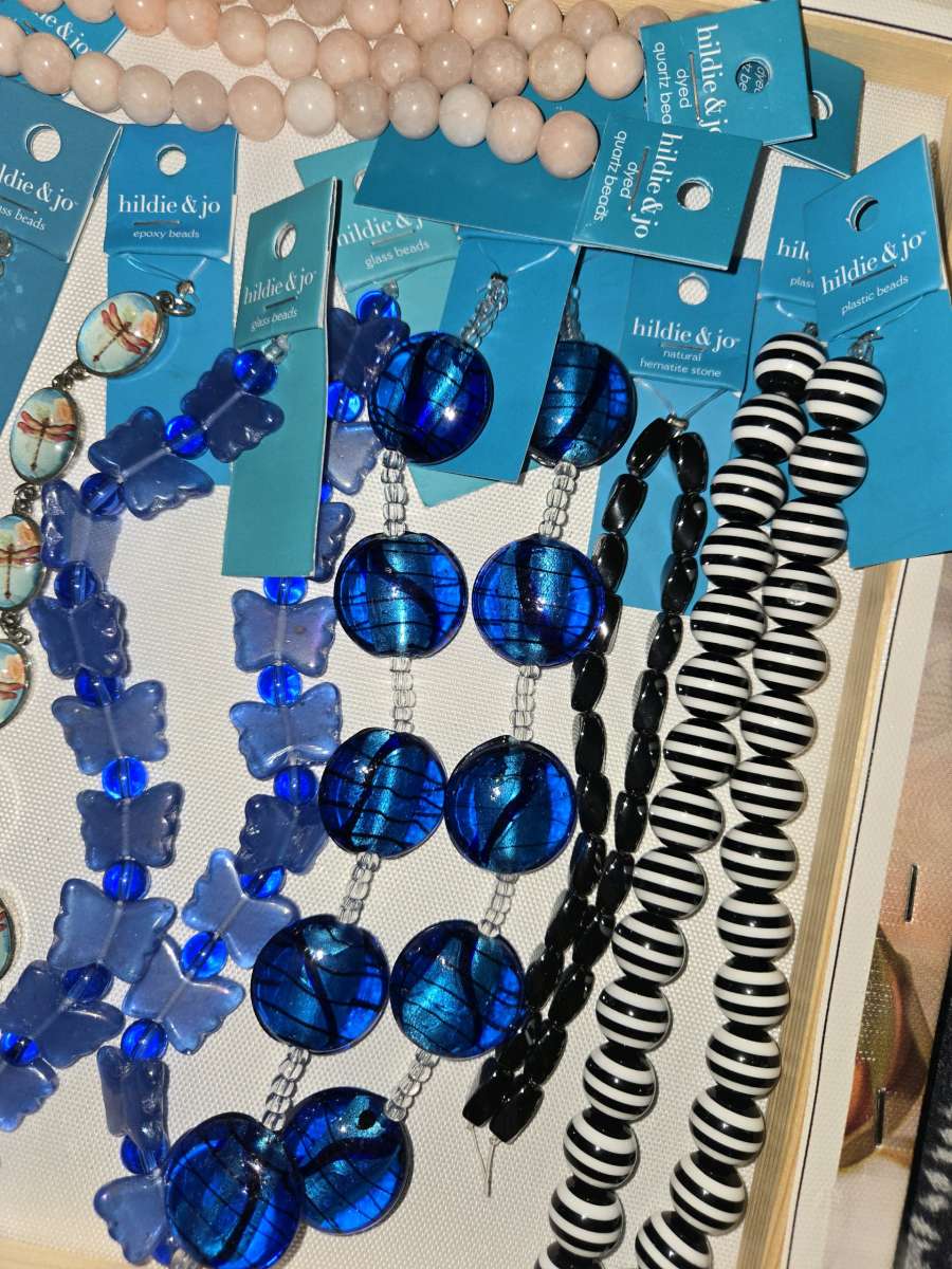 bundle of brand new glass beads for making jewelry selling t