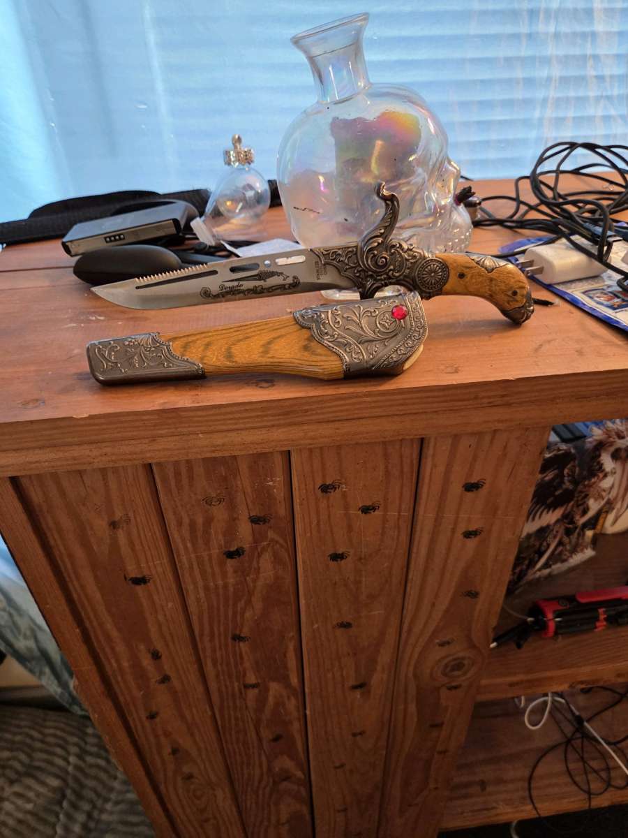 decorative flintlock design knife