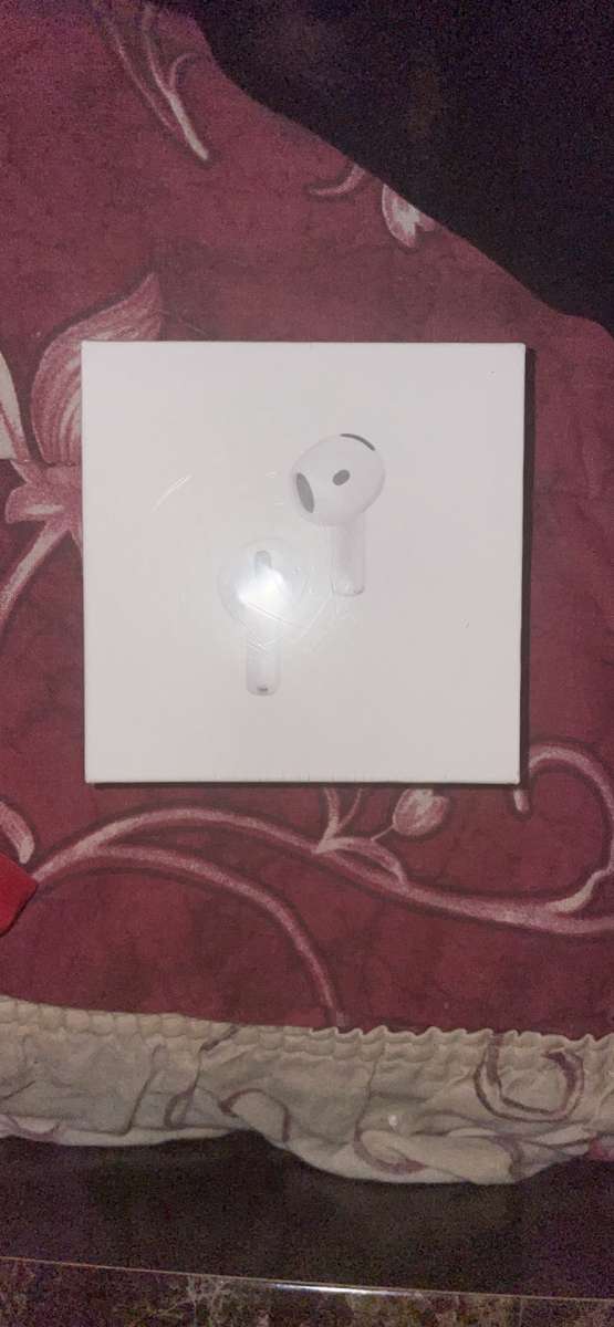 apple airpods 4 noise cancellation