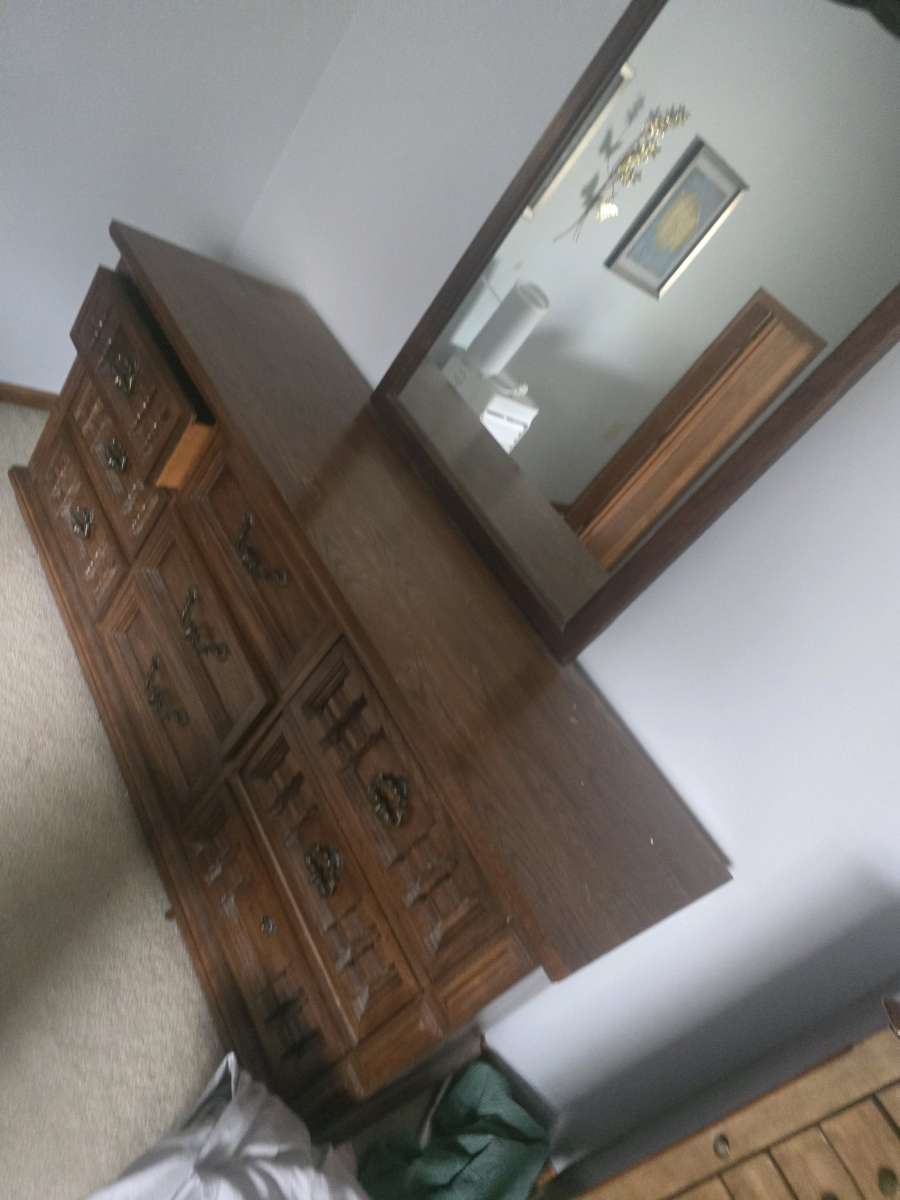 vanity dresser