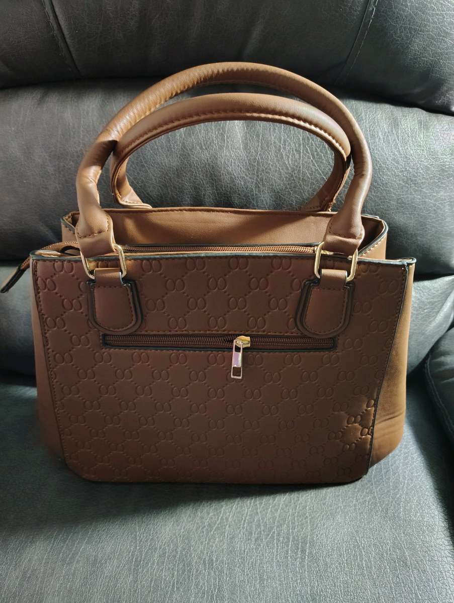 Brown handbag set