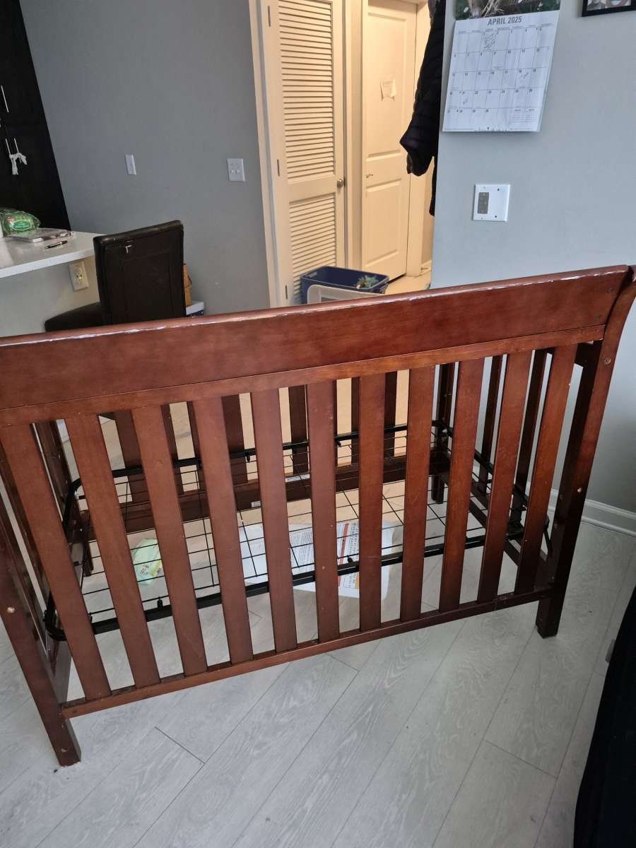 baby crib