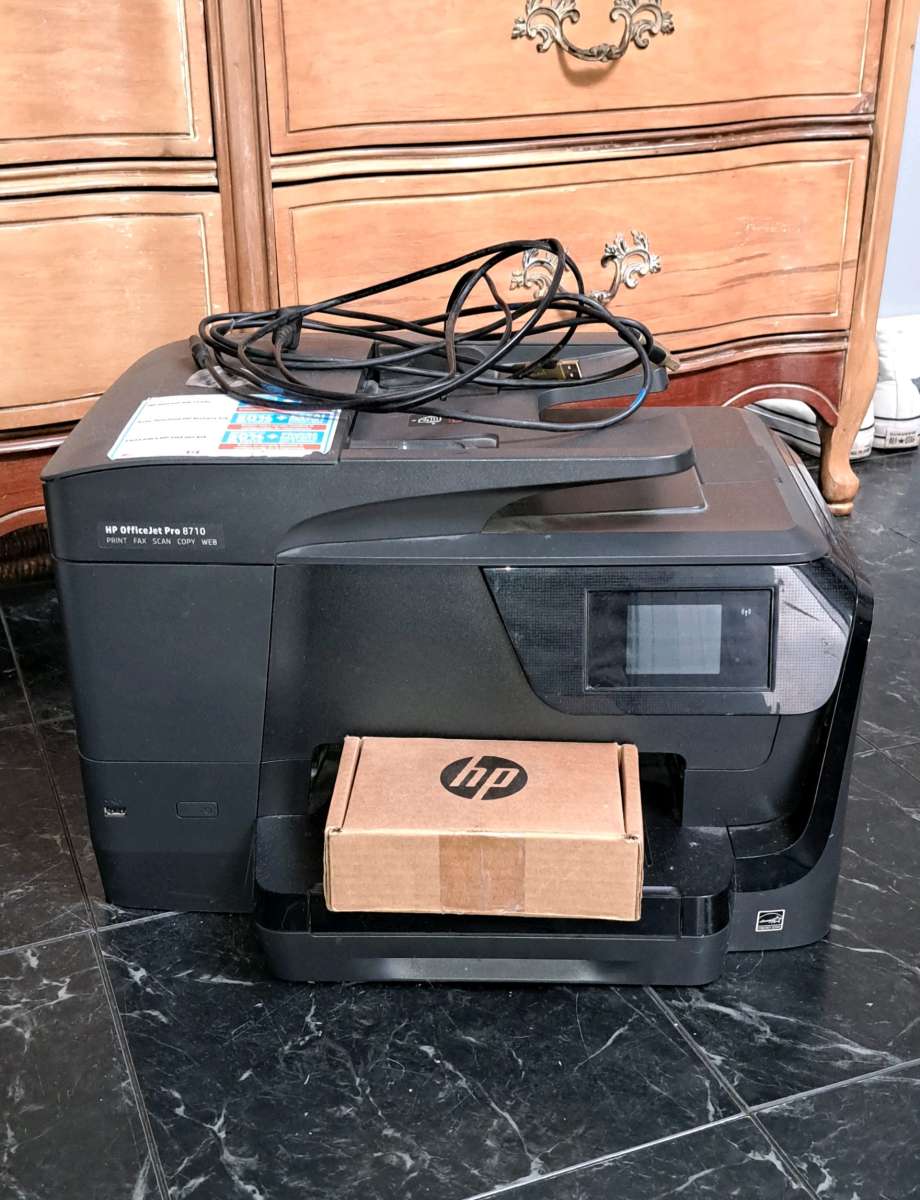 Never used HP printer scanner new ink included