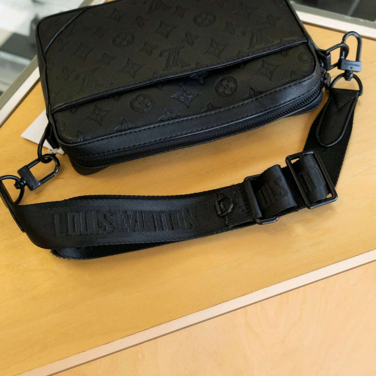 Louis Vuitton throw offer