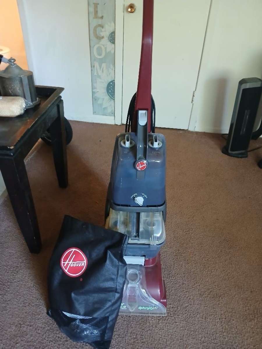 Hoover Power Scrub Deluxe Carpet Cleaner model FH50150 heate