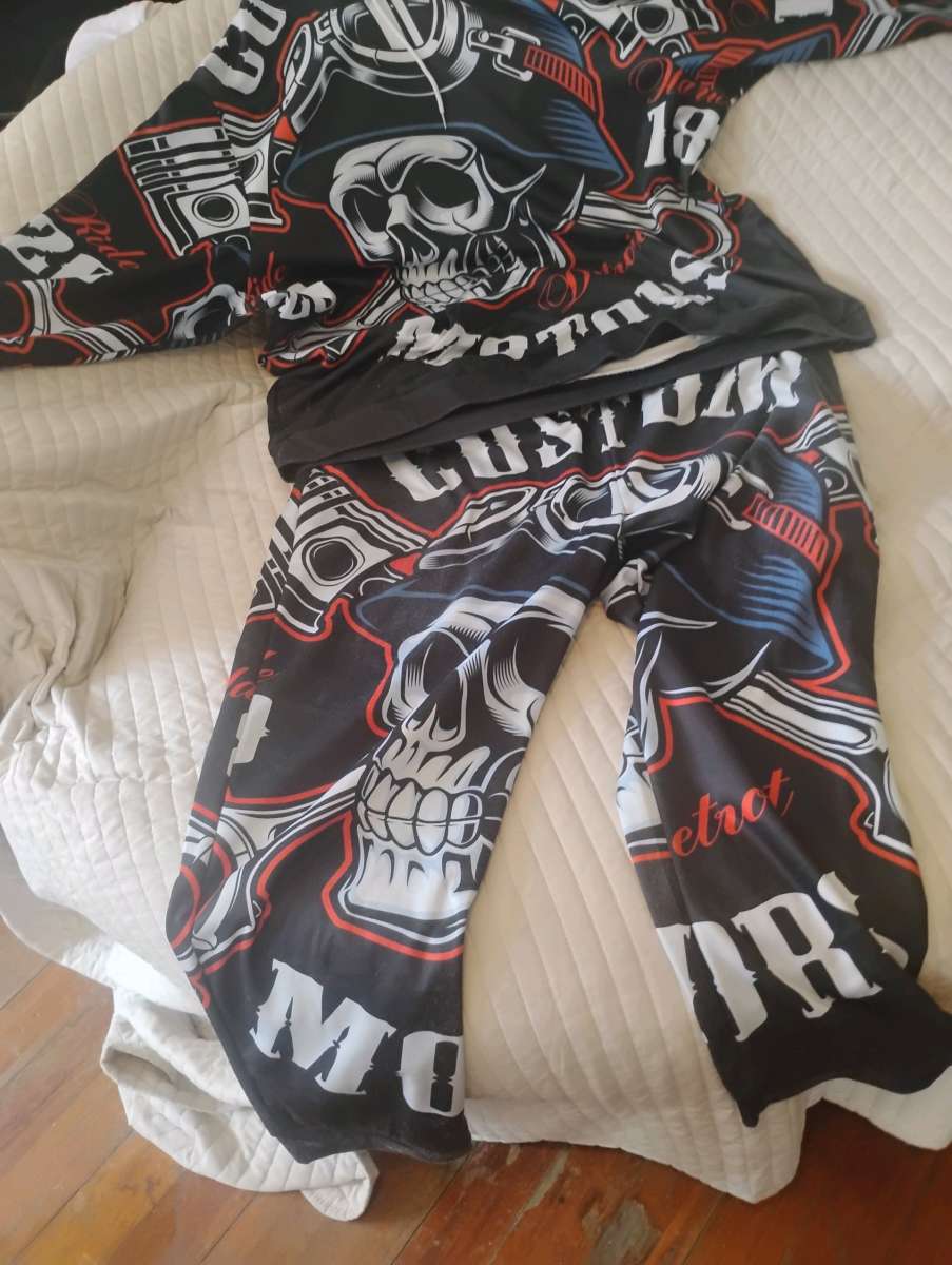 outfit for men or and women