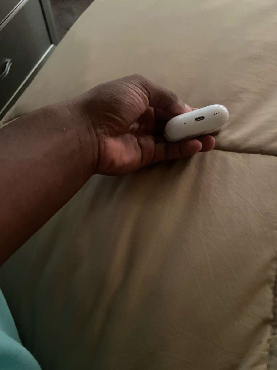 selling air pod gen
