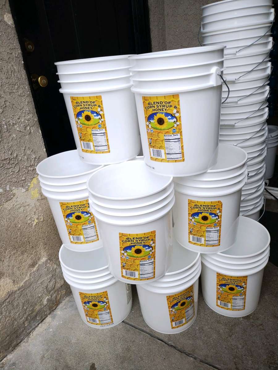 5 gallon buckets