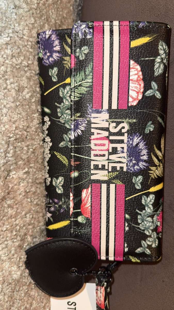 Steve Madden wallet