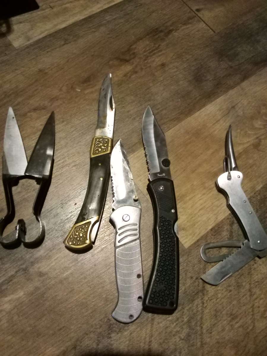 pocket knives