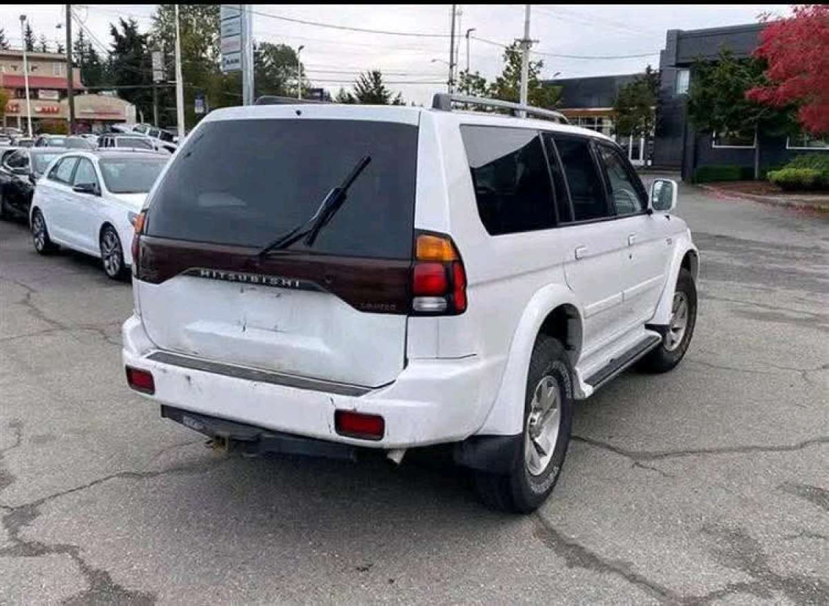 2002 Mitsubishi Montero Sport
