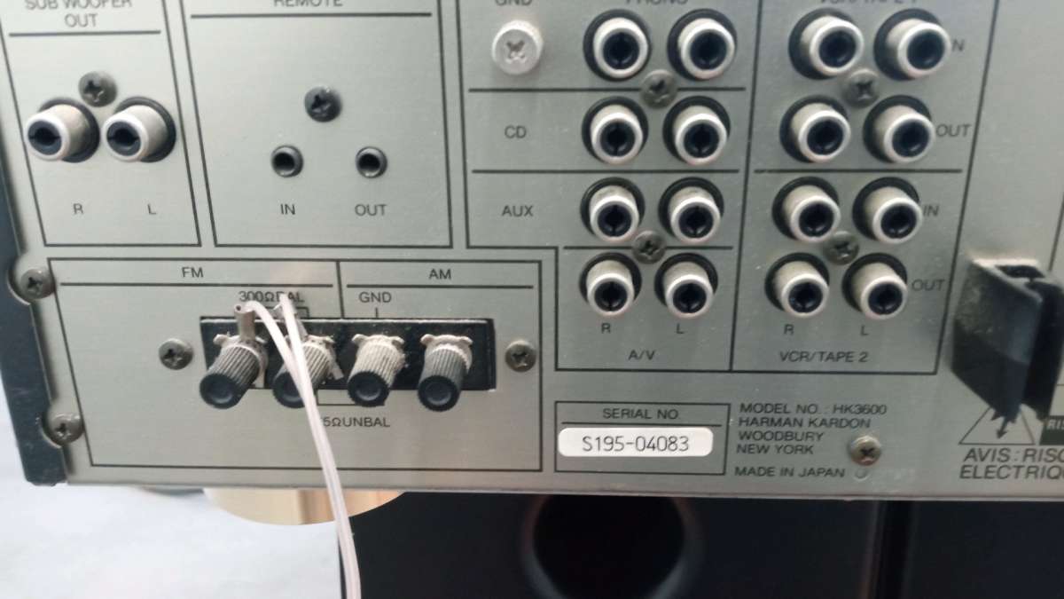 the stereo receiver Harman kardon  speaker