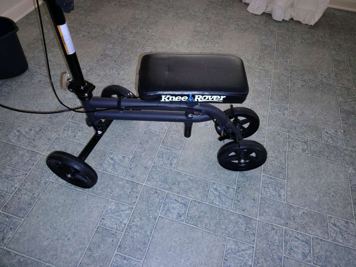 KNEE ROVER KNEE SCOOTER