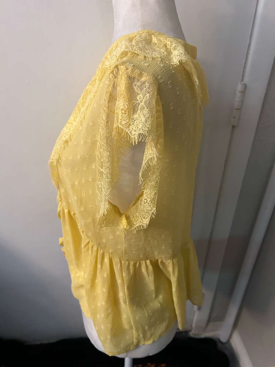 Zara Yellow Polka Dot Ruffle Lace Short Sleeve Blouse Size S