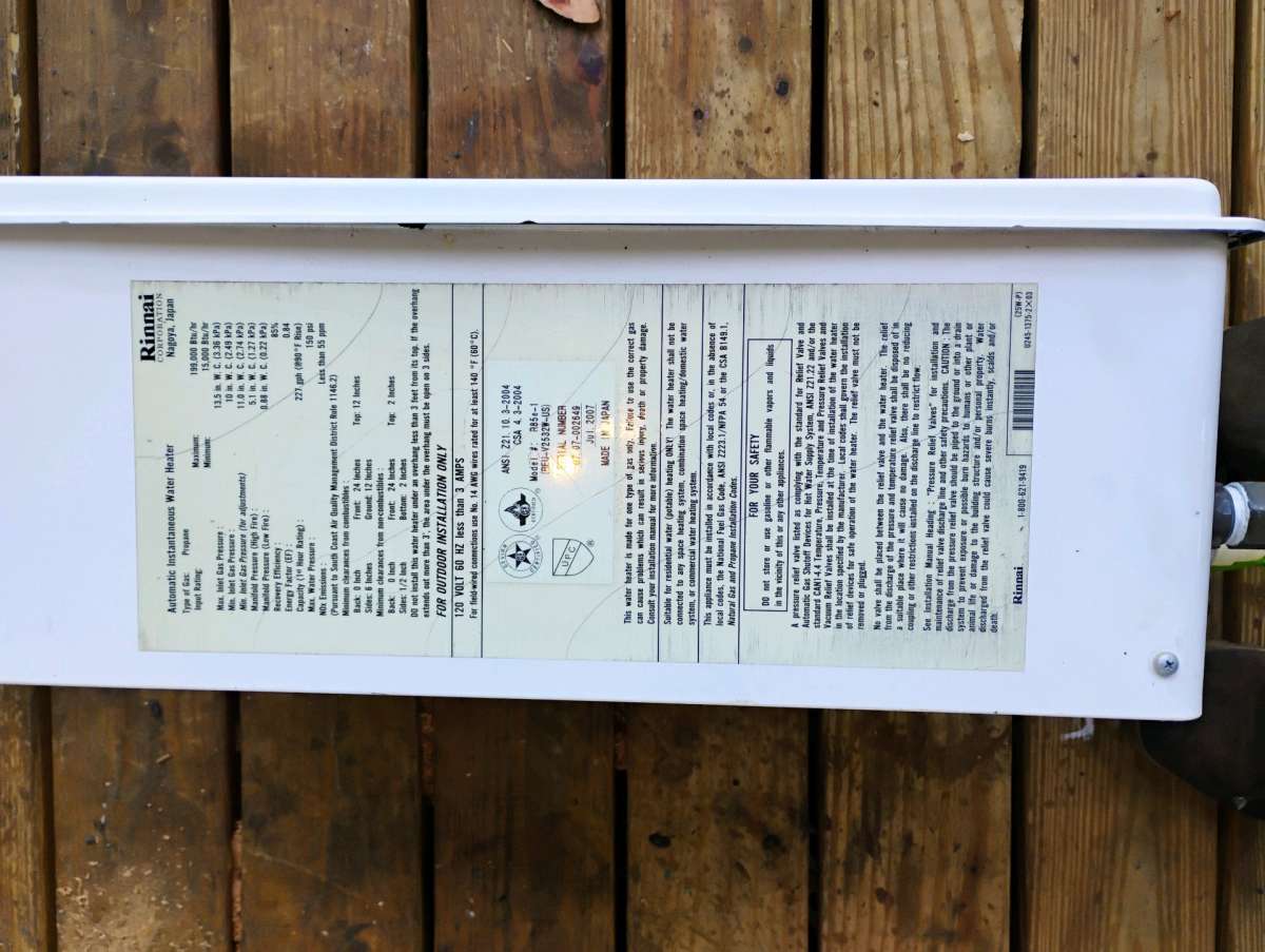 Rinnai propane instantaneous tankless hot water heater