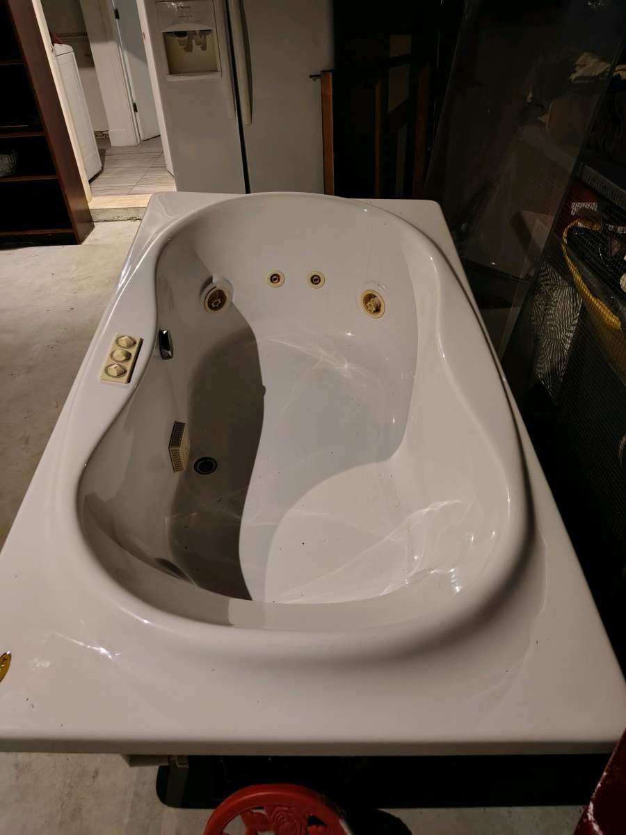jacuzzi tub