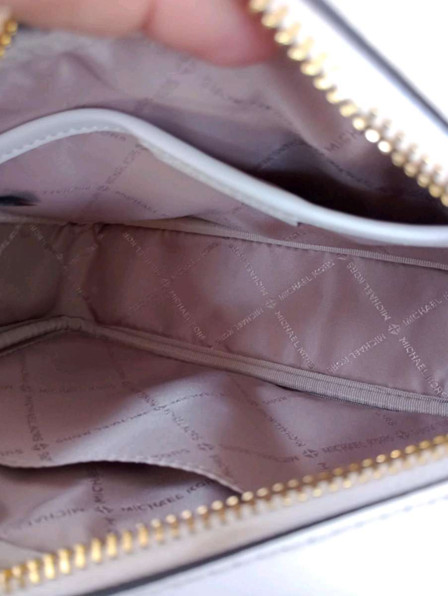 MICHAEL KORS JET SET TRAVEL purse