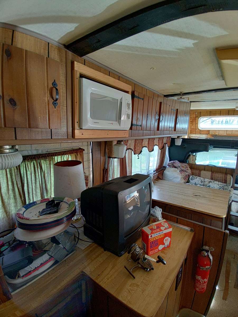 1976 Dodge RV    MUST GO