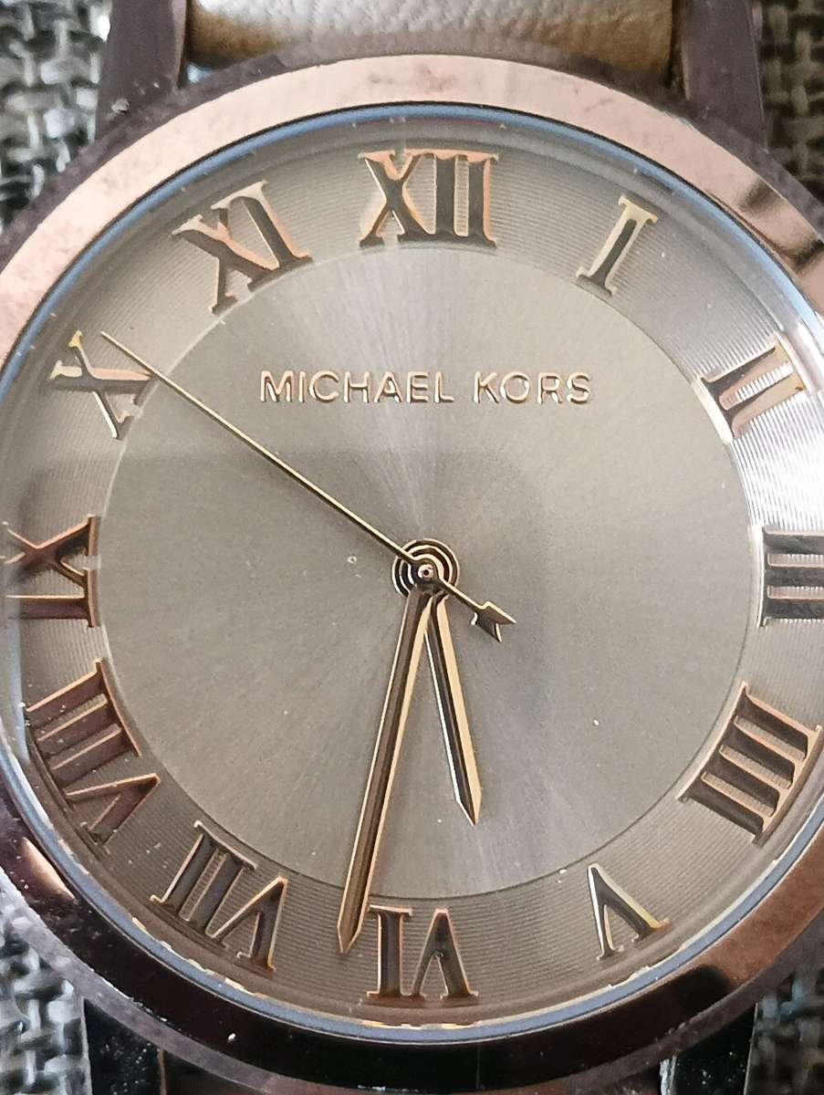 MICHAEL KORS Womens Norie Sable IP Latte Beige Leather Rose