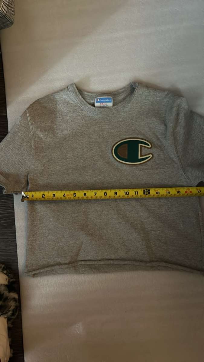 Champion Cropped Rolled Hem Tee Size Small