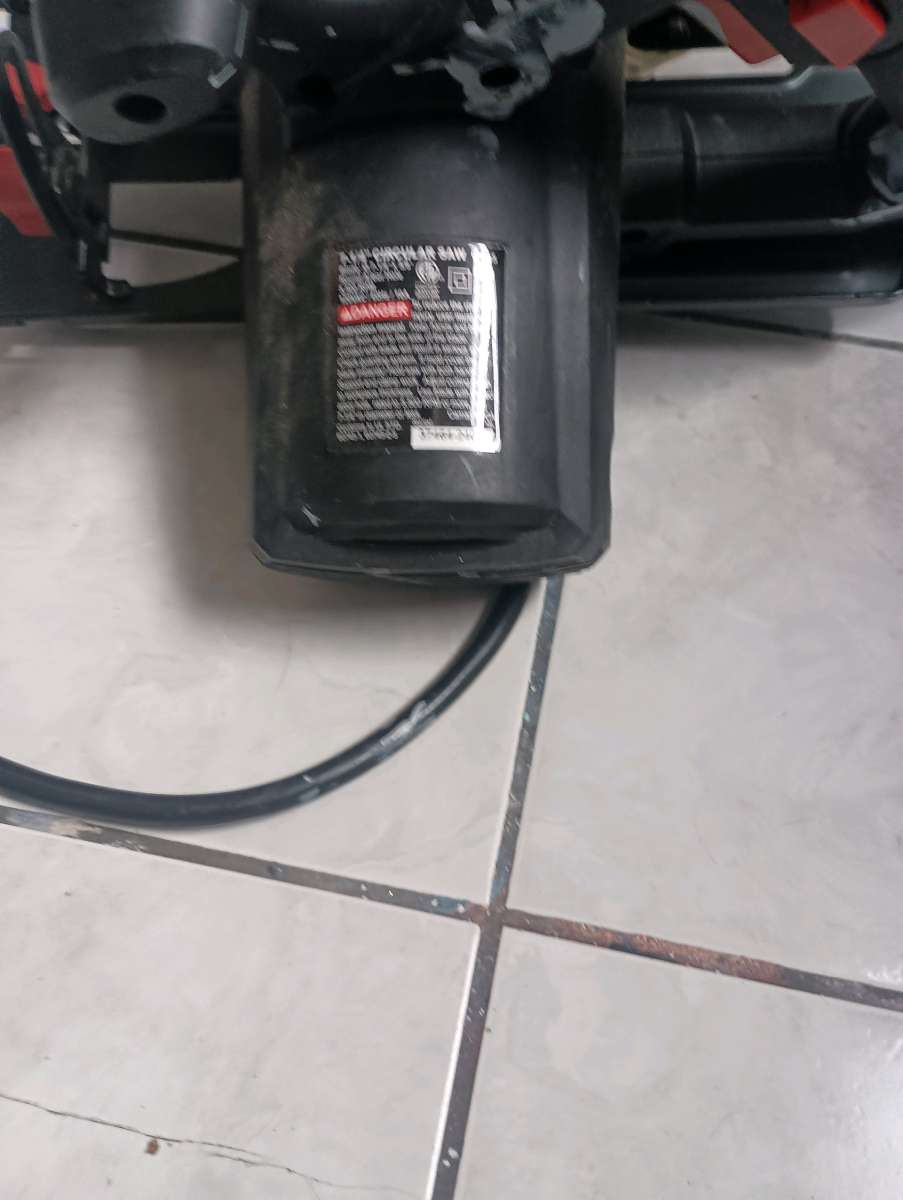 DRILL MASTER 10 Amp 714 in Circular Saw