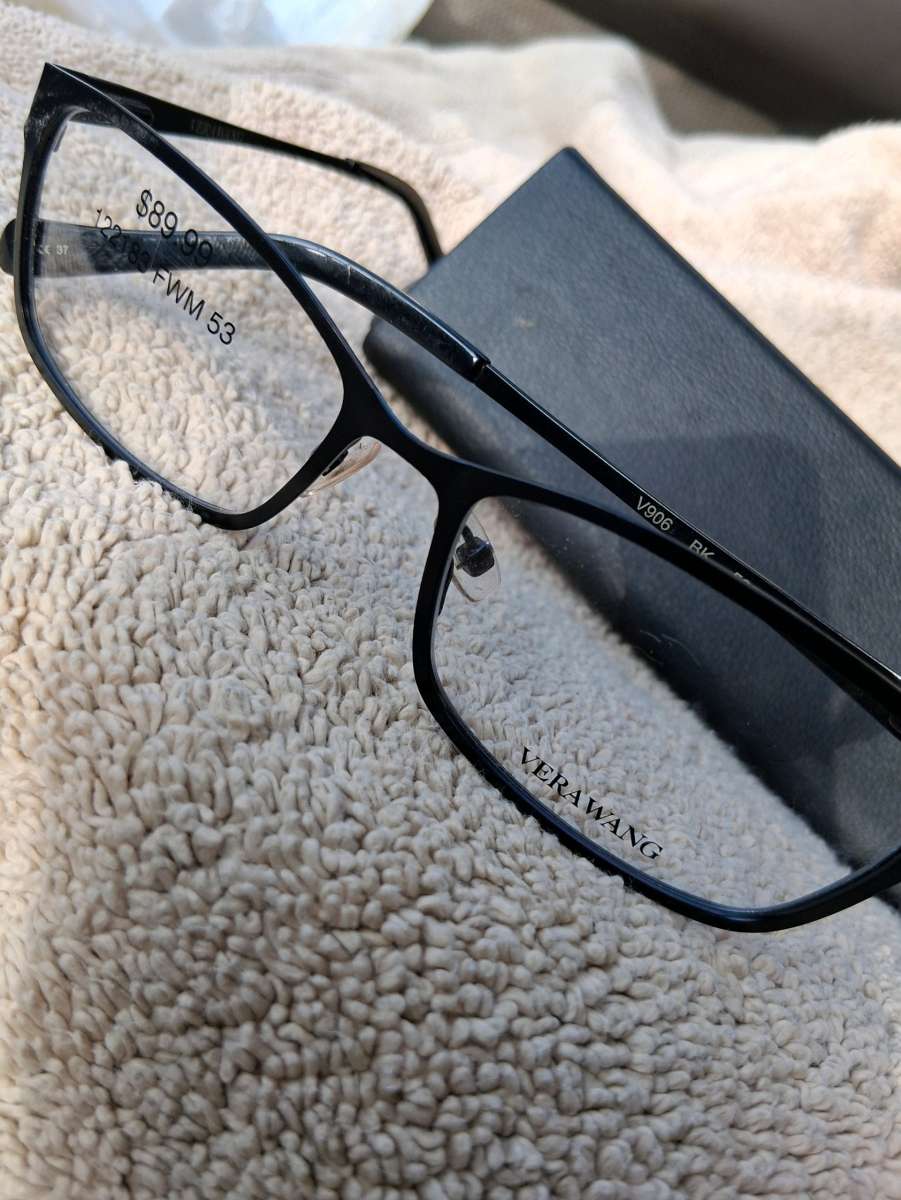 Vera Wang reader glasses with case