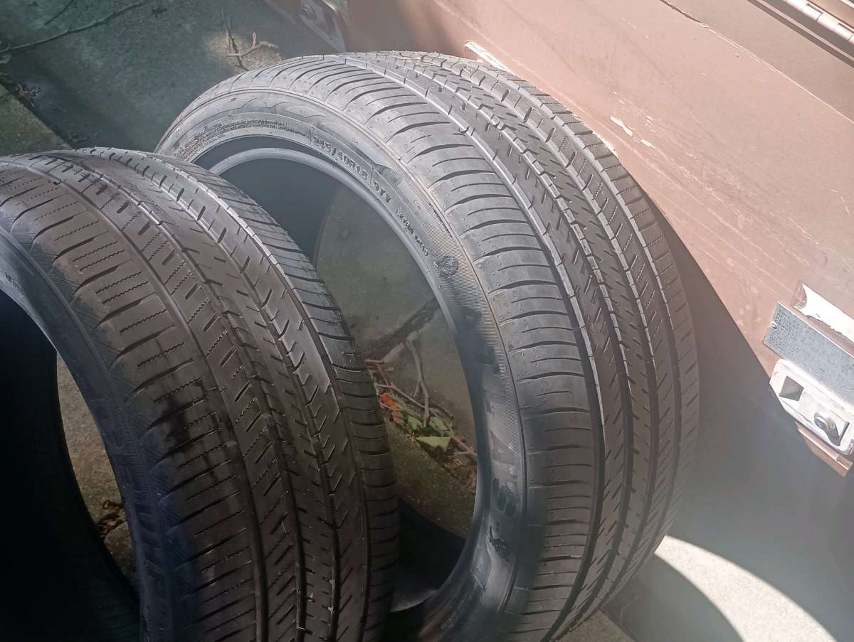 2 TIRES