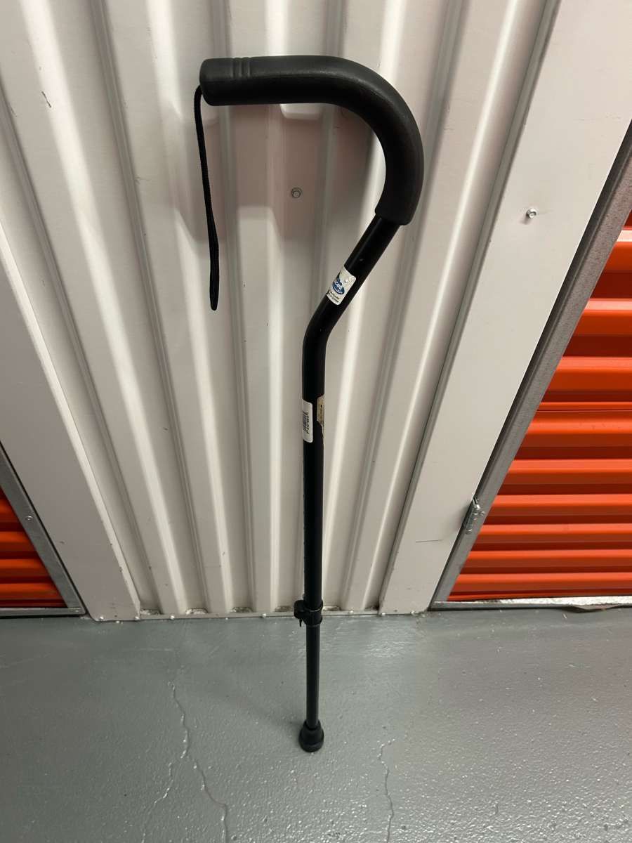 Height adjustable aluminum walking cane