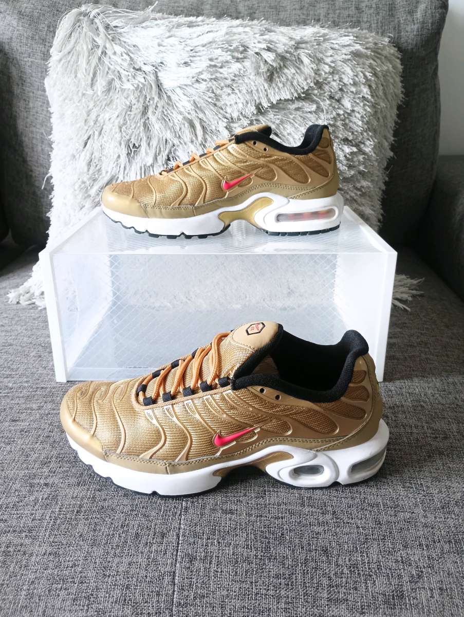 Nike Air Max Plus TN BG Metallic Gold Red Reflective Sz 65y