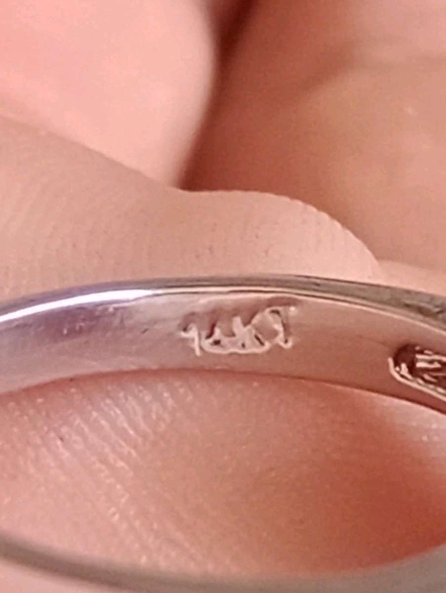 14K White Gold Amethyst and Diamond ring size 85 for women