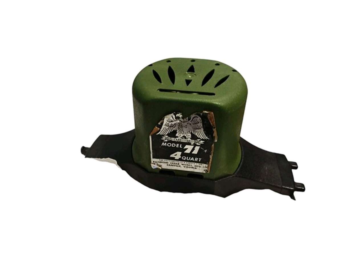 Sterling 5 Quart Ice Cream Freezer With Motor  Accessories R