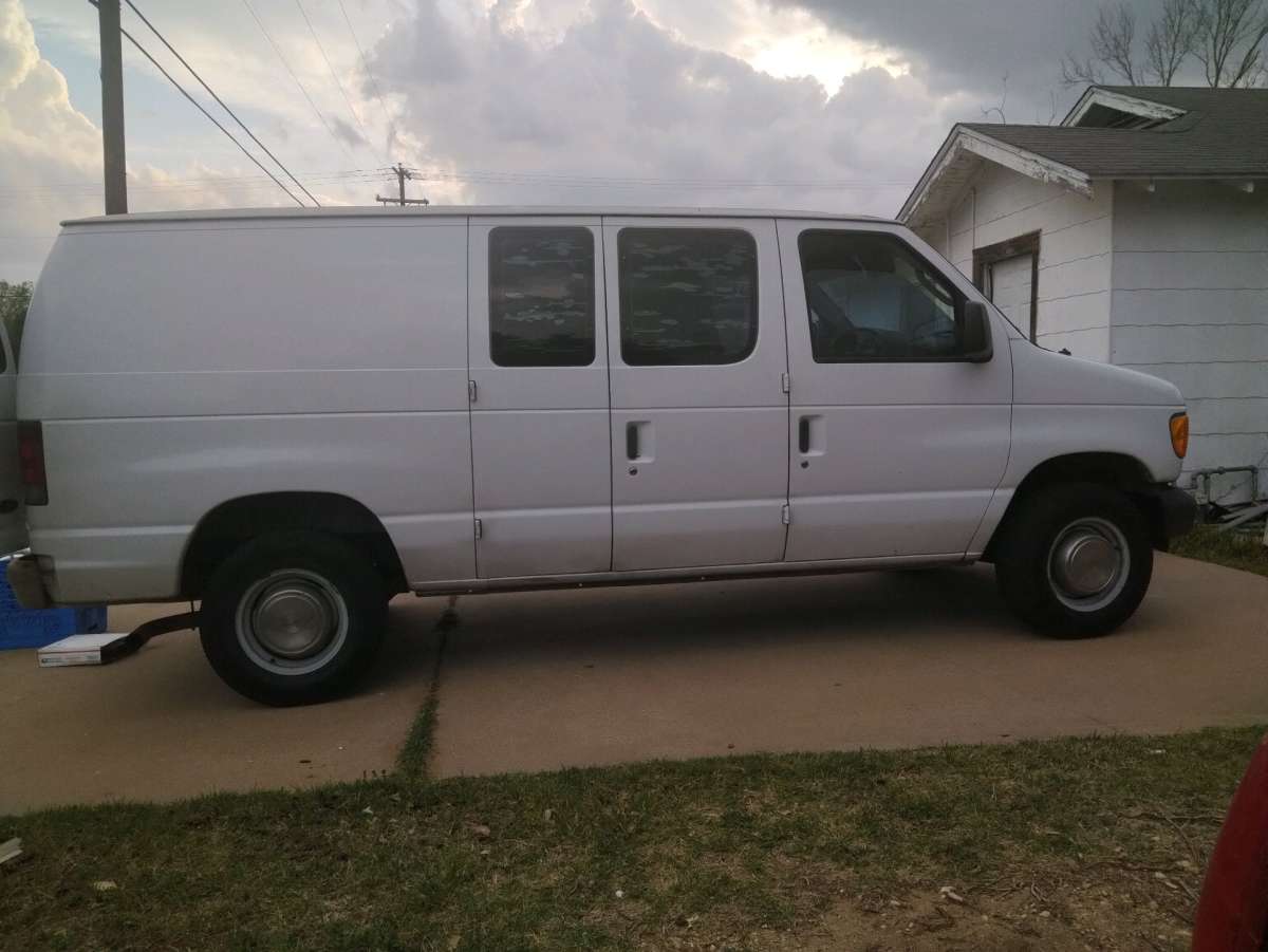 2003 Ford E250 Van