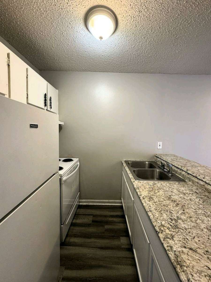 adorable 2bedrooms and 1bathroom