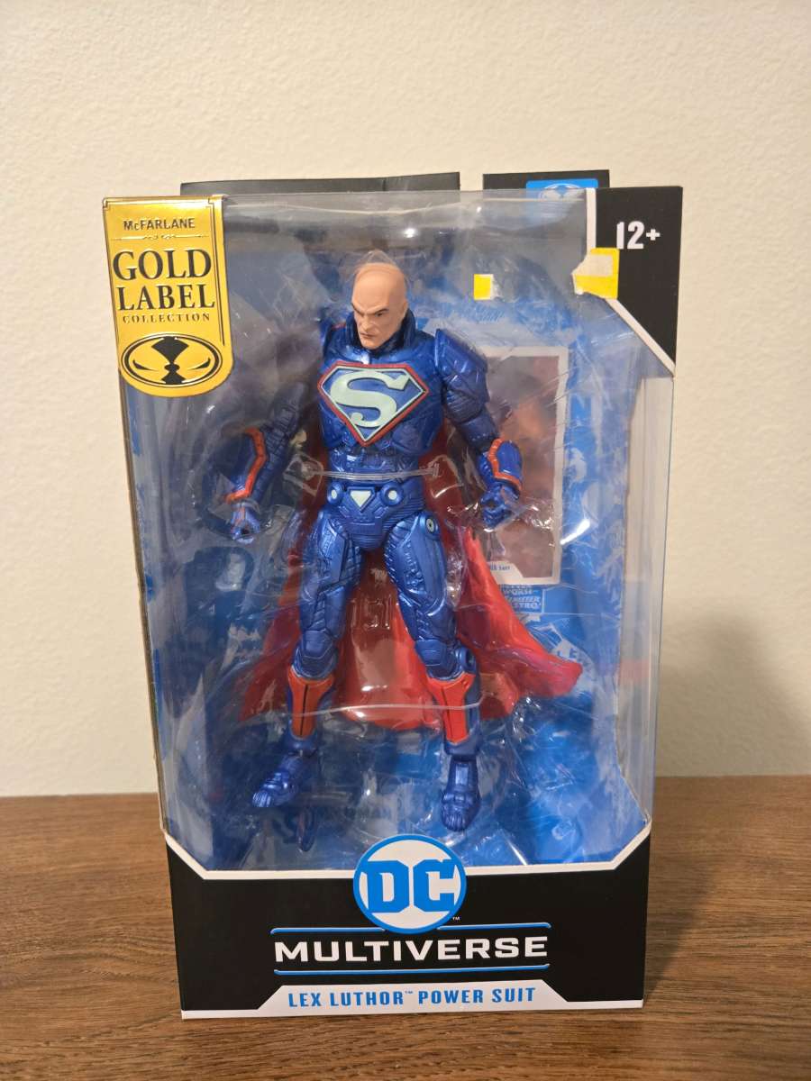 LEX LUTHER POWER SUIT ACTION FIGURE