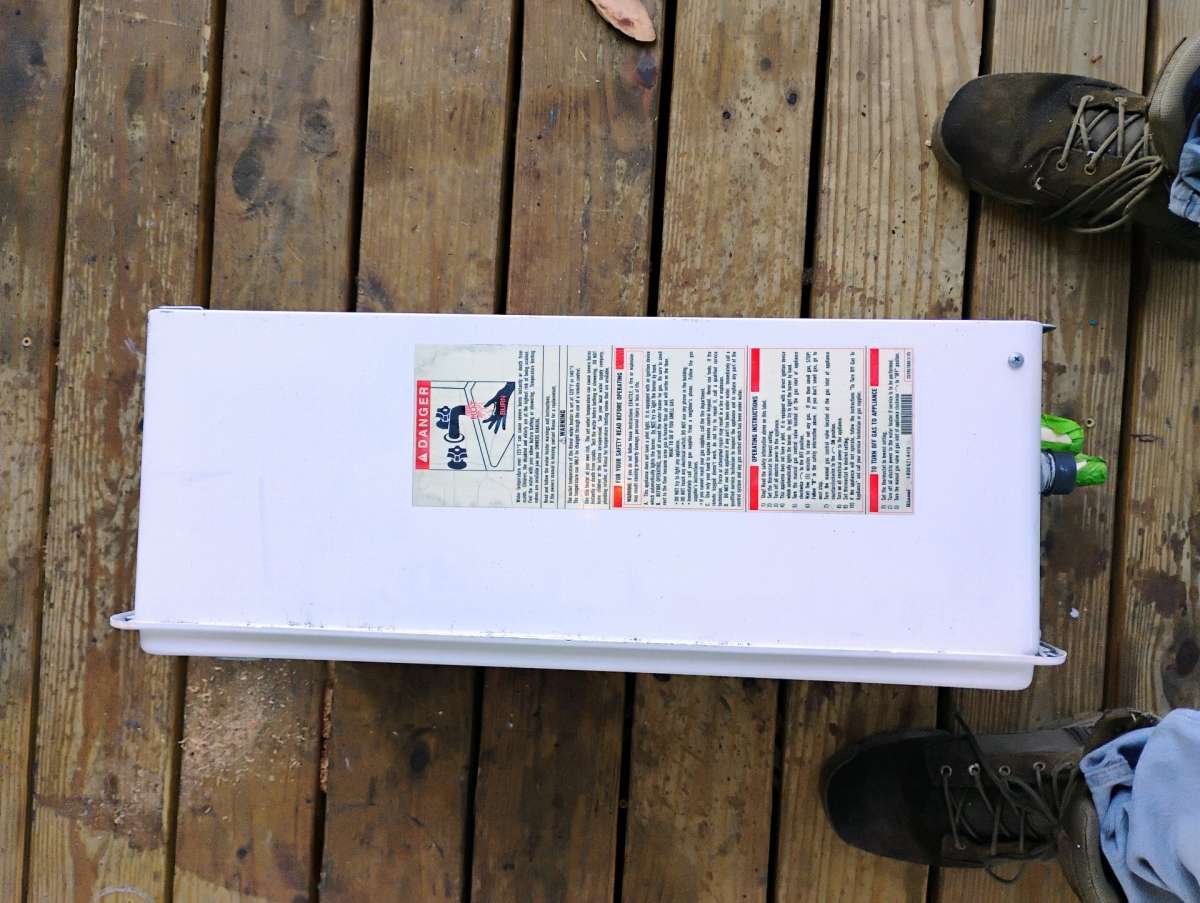 Rinnai propane instantaneous tankless hot water heater