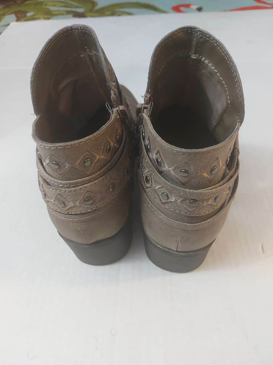 Sugar Thunderome Ankle Boots Size 7