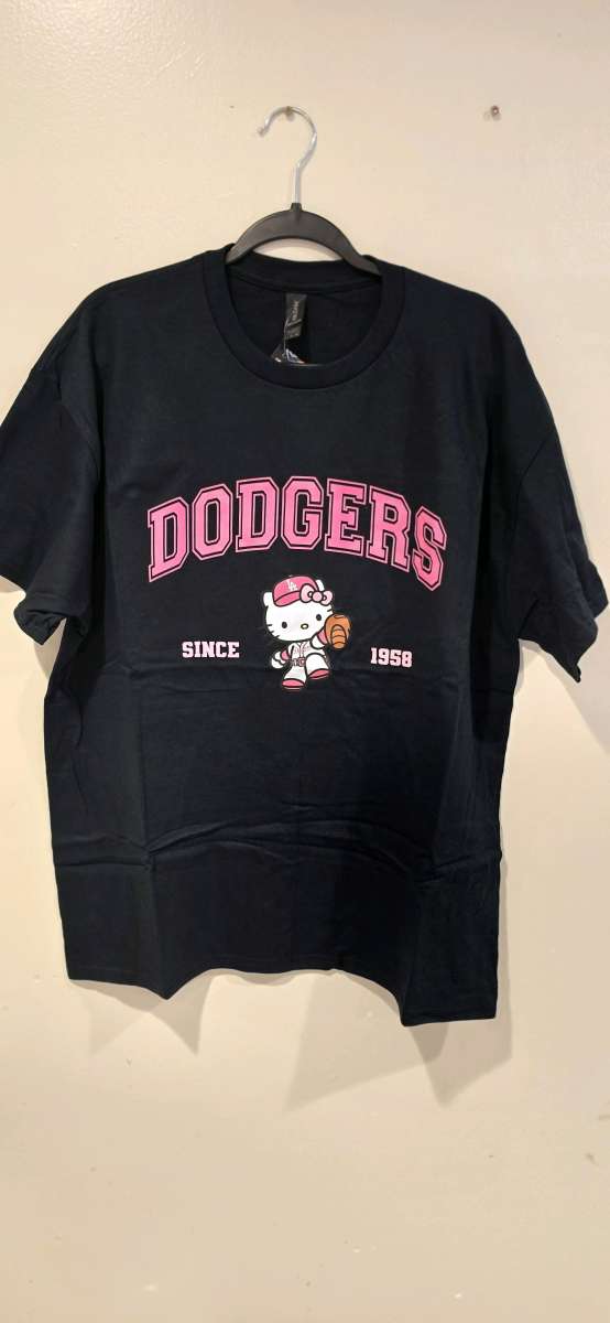 dodgers hello kitty t shirt large