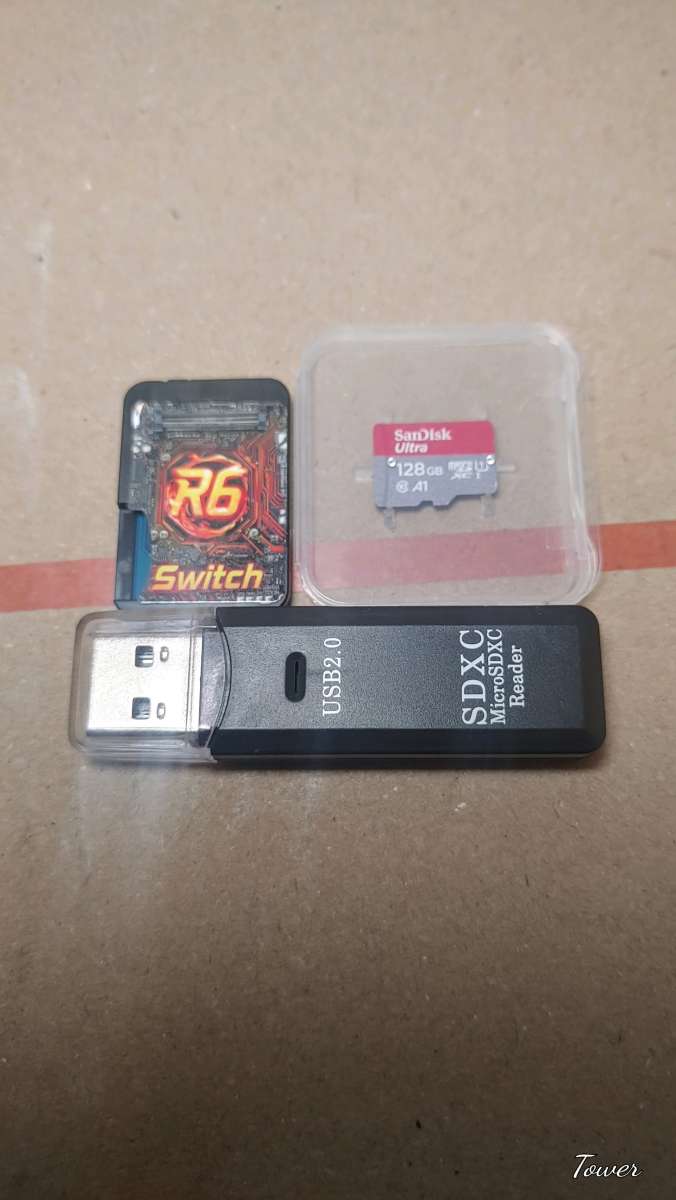 R6SWITCH gaming card with USB card reader and preloaded