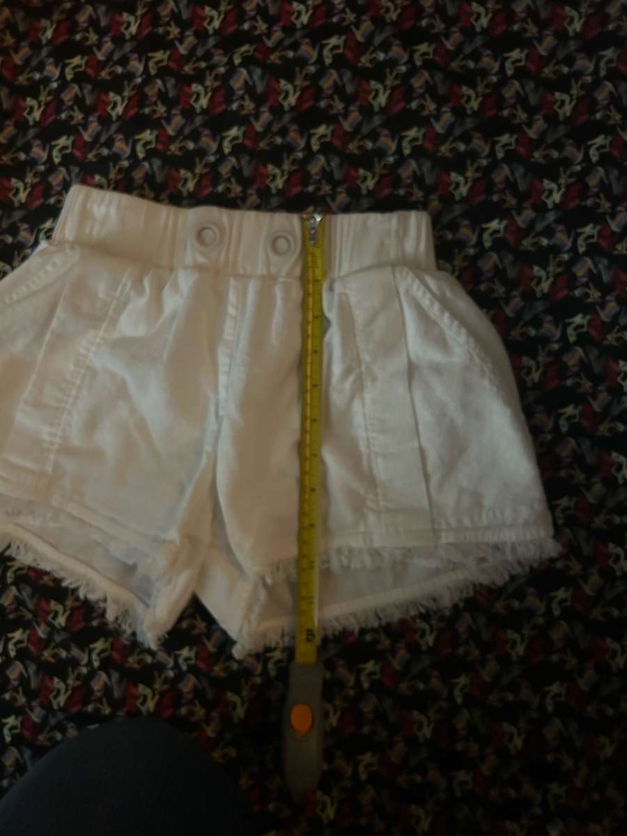 KendallKylie White High Waist Raw Hem Shorts Size XS Linen